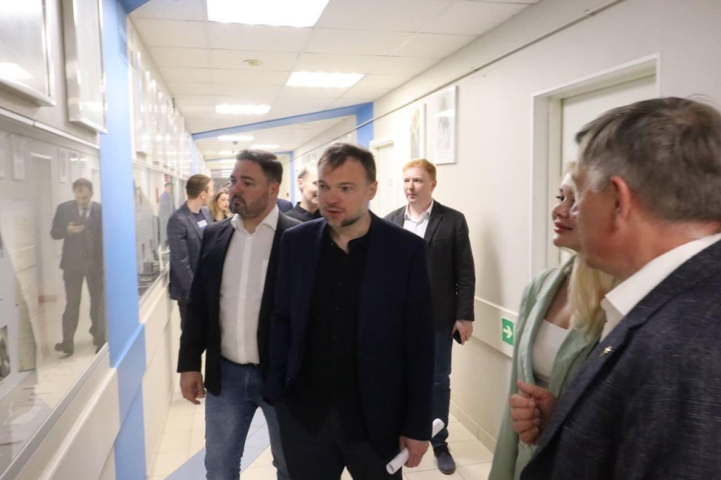 Руководство ФМБА России посетило с рабочим визитом подведомственный Северо-Западный окружной научно-клинический центр им. Л.Г. Соколова..jpg Руководство ФМБА России посетило с рабочим визитом подведомственный Северо-Западный окружной научно-клинический центр им. Л.Г. Соколова..jpg